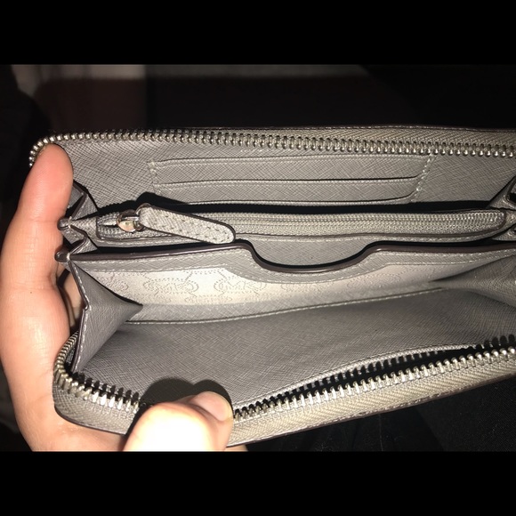 Michael kors wallet - Picture 2 of 2